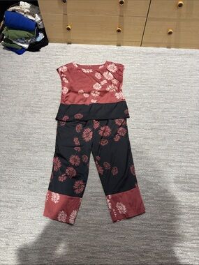 Vince Camuto Rose and Black Floral Wide-Leg outfit